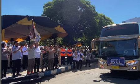 Pemudik Nikmati Perjalanan Bus Mudik Gratis Jakarta-Jember & Jember-Madura